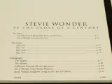 Stevie Wonder: At the Close of a century compilation Produced by Harry Weinger Executive producers: Stevie Wonder and Kedar Massenburg – Ear Books – foto 3 – kavel bij De Kringwink