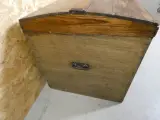 Houten kist met deksel – foto 5 – kavel bij De Kringwinkel, Diest