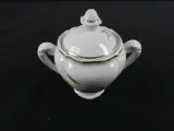 Porseleinen servies Limoges met gouddecoratie – foto 13 – kavel bij De Kringwinkel, Diest