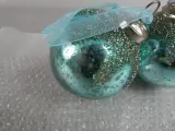 2 turquoise kerstballen – foto 3 – kavel bij De Kringwinkel, Diest