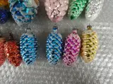 16 denneappel kerstballen – foto 4 – kavel bij De Kringwinkel, Diest