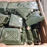 Partij jerrycans – foto 5 – kavel bij Domeinen Roerende Zaken, Groningen