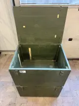 2x Houten opbergkisten / legerkisten, legergroen, 70,5 × 51,5 × 41,5 cm per stuk | stapelbaar – foto 3 – kavel bij Onlineveilingmeester, Hoogeveen