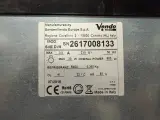 Gekoelde verkoopautomaat, SandenVendo, SVE DV9, zwart /donkerblauw /zilvergrijs, 2016, Payter betaalterminal | 800 W – foto 7 – kavel bij Onlineveilingmeester, Hoogeveen