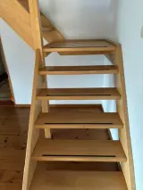 Open houten kwartslagtrap, kwartslag links, naturel hout, hoogte 250–255 cm – gedemonteerd – foto 4 – kavel bij Onlineveilingmeester, Hoogeveen
