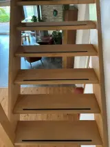 Open houten kwartslagtrap, kwartslag links, naturel hout, hoogte 250–255 cm – gedemonteerd – foto 5 – kavel bij Onlineveilingmeester, Hoogeveen