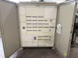 Elektrische verdeelkast, Hager, FG26W / 634503, grijs/wit, 2000, met automaten en 400A hoofdschakelaar – foto 2 – kavel bij Onlineveilingmeester, Hoogeveen