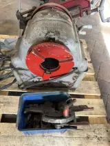 Elektrische pijpdraadsnijmachine, Rothenberger / Piset, P-60, grijs/rood, met losse gereedschappen – foto 5 – kavel bij Onlineveilingmeester, Hoogeveen