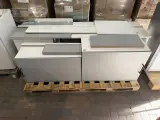 Complete hoekkeuken, Hoekopstelling, grijs/wit, werkblad en bovenkasten | 3 pallets – foto 4 – kavel bij Onlineveilingmeester, Hoogeveen