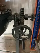 Industriële kantelbare kookketel, Jamketel met handwiel, koper/brons/groen, op stalen onderstel met handwiel – foto 3 – kavel bij Onlineveilingmeester, Hoogeveen