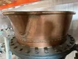 Industriële kantelbare kookketel, Jamketel met handwiel, koper/brons/groen, op stalen onderstel met handwiel – foto 4 – kavel bij Onlineveilingmeester, Hoogeveen
