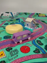 Polly Pocket Pollyville speelset met accessoires en speelmat – foto 6 – kavel bij De Kringwinkel, Sint-Niklaas