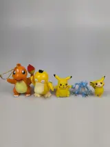 Set van 5 Pokémon figuurtjes en 3 stickers – foto 2 – kavel bij De Kringwinkel, Sint-Niklaas