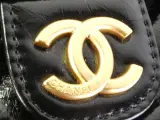 Zwarte lakleren handtas Chanel – foto 10 – kavel bij De Kringwinkel, Heverlee