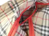 Burberry Brit - gewatteerde damesjas met bijpassend tasje portemonnee – foto 16 – kavel bij De Kringwinkel, Heverlee