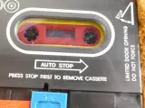 Vintage Teddy Ruxpin pratende beer/cassettespeler interactief – foto 11 – kavel bij De Kringwinkel, Heverlee