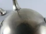 Vintage metalen koffiekan met deksel en kraan – foto 2 – kavel bij De Kringwinkel, Diest