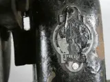 Handmatige slijpmachine op houten voet – foto 5 – kavel bij De Kringwinkel, Diest