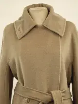 MaxMara - luxueuze lange wintermantel – 90% wol & 10% kasjmier – camelbeige – foto 4 – kavel bij De Kringwinkel, Antwerpen