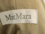 MaxMara - luxueuze lange wintermantel – 90% wol & 10% kasjmier – camelbeige – foto 9 – kavel bij De Kringwinkel, Antwerpen
