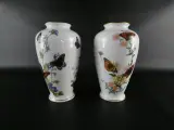Set van 2 decoratieve porseleinen vazen - Franklin Porcelain – foto 2 – kavel bij De Kringwinkel, Heverlee