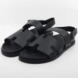 Paar sandalen, maat 45, Hermès, FR231695ZH 45 2211 – kavel bij Domeinen Roerende Zaken, Groningen