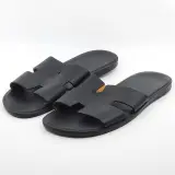 Paar slippers, maat 45, Hermès, AF041141ZH2101 – kavel bij Domeinen Roerende Zaken, Groningen