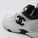 Paar sneakers, maat 38, Chanel, W G38299 – foto 7 – kavel bij Domeinen Roerende Zaken, Groningen