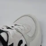 Paar sneakers, maat 38, Chanel, W G38299 – foto 10 – kavel bij Domeinen Roerende Zaken, Groningen