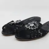 Paar slippers, maat 37, Dolce&Gabbana – foto 2 – kavel bij Domeinen Roerende Zaken, Groningen