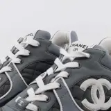 Paar sneakers, maat 45, Chanel, W G40186 – foto 4 – kavel bij Domeinen Roerende Zaken, Groningen