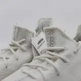 Paar sneakers, maat 44, Adidas Yeezy, CP9366 – foto 4 – kavel bij Domeinen Roerende Zaken, Groningen