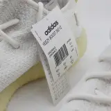 Paar sneakers, maat 44, Adidas Yeezy, CP9366 – foto 5 – kavel bij Domeinen Roerende Zaken, Groningen