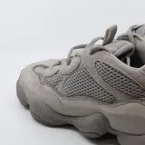 Paar sneakers, maat 44 2/3, Adidas Yeezy, GX3607 – foto 7 – kavel bij Domeinen Roerende Zaken, Groningen