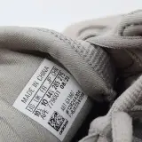 Paar sneakers, maat 44 2/3, Adidas Yeezy, GX3607 – foto 8 – kavel bij Domeinen Roerende Zaken, Groningen