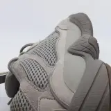 Paar sneakers, maat 44 2/3, Adidas Yeezy, GX3607 – foto 10 – kavel bij Domeinen Roerende Zaken, Groningen