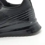 Paar sneakers, Louis Vuitton – foto 19 – kavel bij Domeinen Roerende Zaken, Groningen