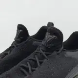 Paar sneakers, Louis Vuitton – foto 4 – kavel bij Domeinen Roerende Zaken, Groningen