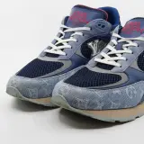 Paar sneakers, maat 11, Louis Vuitton, G0 0284 – foto 2 – kavel bij Domeinen Roerende Zaken, Groningen