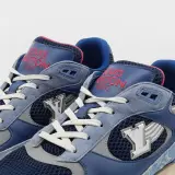 Paar sneakers, maat 11, Louis Vuitton, G0 0284 – foto 4 – kavel bij Domeinen Roerende Zaken, Groningen