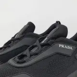 Paar sneakers, maat 10, Prada, 2EG 253 – foto 4 – kavel bij Domeinen Roerende Zaken, Groningen