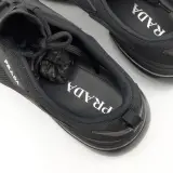 Paar sneakers, maat 10, Prada, 2EG 253 – foto 8 – kavel bij Domeinen Roerende Zaken, Groningen