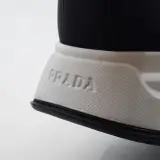 Paar sneakers, maat 11, Prada, 2EE369 – foto 13 – kavel bij Domeinen Roerende Zaken, Groningen