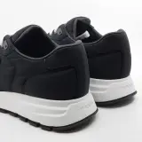 Paar sneakers, maat 11, Prada, 2EE369 – foto 7 – kavel bij Domeinen Roerende Zaken, Groningen