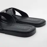 Paar slippers, maat 45, Versace – foto 6 – kavel bij Domeinen Roerende Zaken, Groningen
