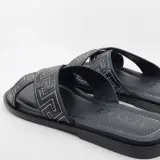 Paar slippers, maat 45, Versace – foto 7 – kavel bij Domeinen Roerende Zaken, Groningen
