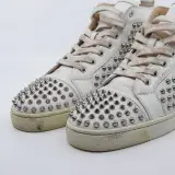 Paar schoenen, maat 43, Louboutin – foto 2 – kavel bij Domeinen Roerende Zaken, Groningen