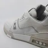 Paar sneakers, maat 10, Louis Vuitton, FD 0212 – foto 8 – kavel bij Domeinen Roerende Zaken, Groningen