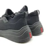 Paar sneakers, maat 9, Prada, 4E3406 – foto 6 – kavel bij Domeinen Roerende Zaken, Groningen