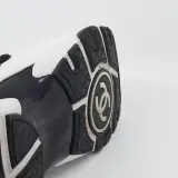 Paar sneakers, maat 44, Chanel, W G38301 – foto 12 – kavel bij Domeinen Roerende Zaken, Groningen